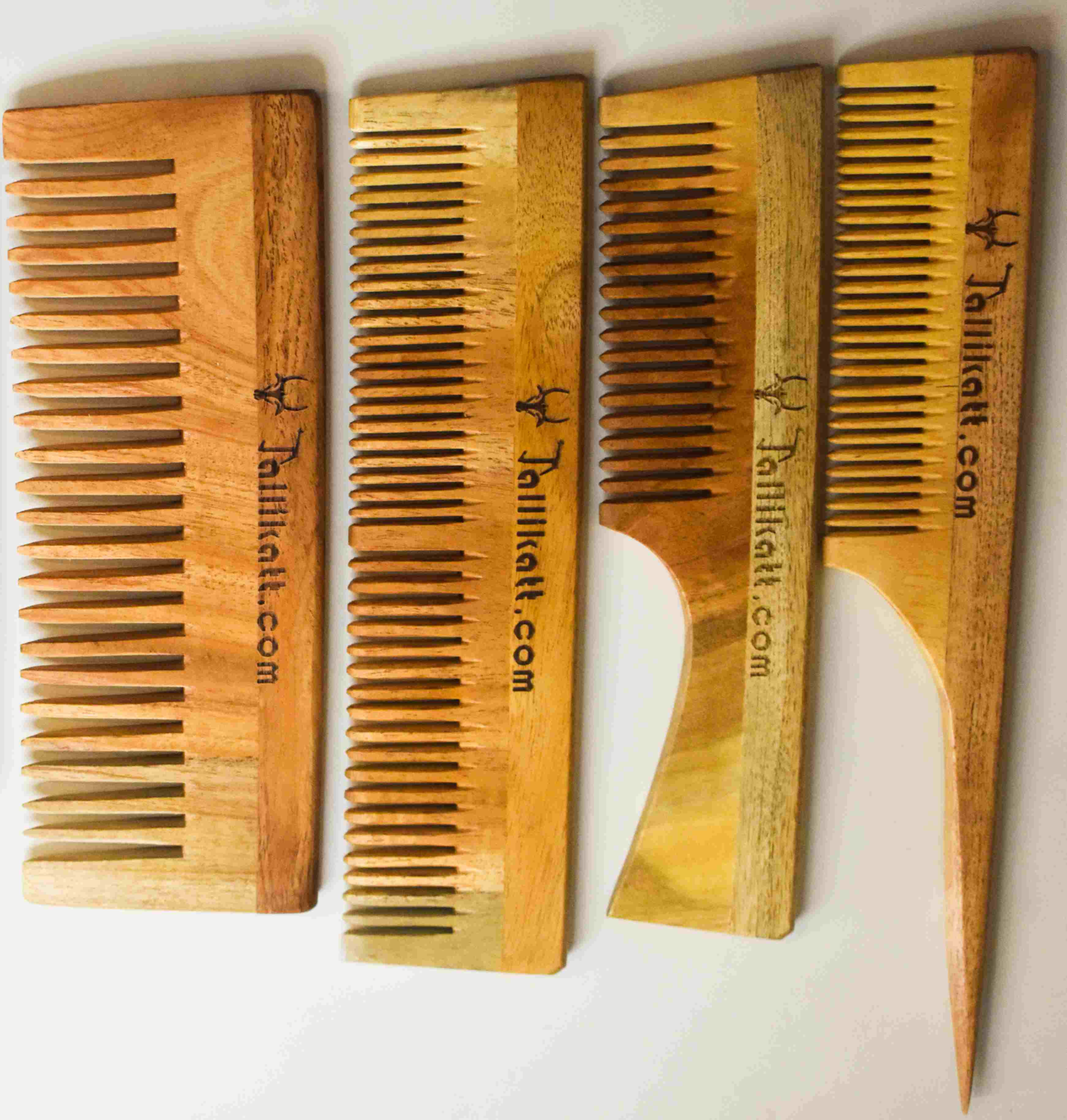 Neem Wooden Comb (pack of 4)
